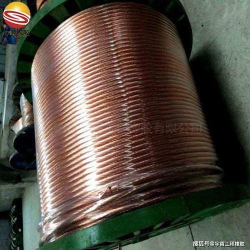 钢绞线是由多根钢丝绞合构成的钢铁制品,碳钢表面可以根据需要增加